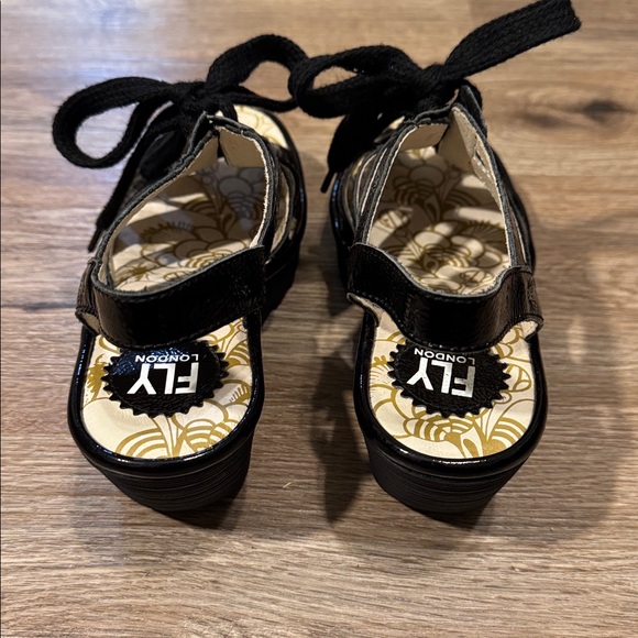 Fly London Yito Damani Sandals Black Patent Leather Size 38 (US 7) - Picture 4 of 6